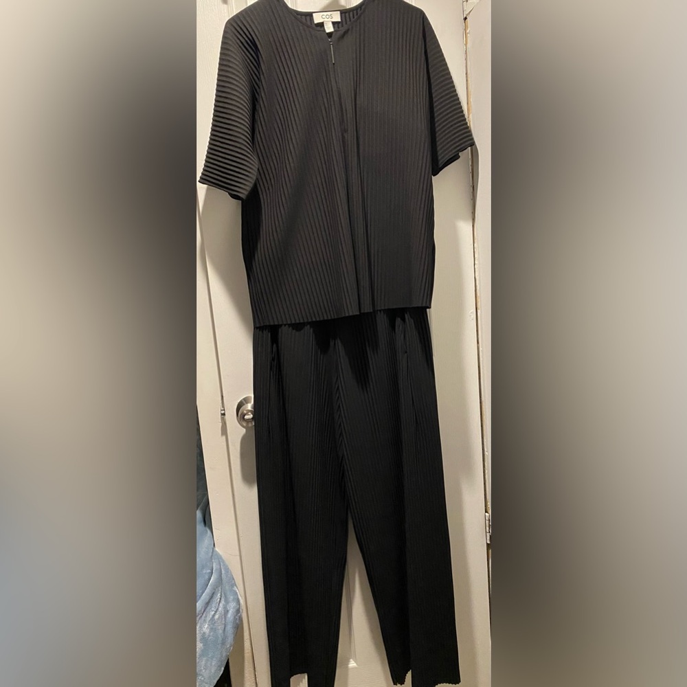 COS Black Pleated 2pieces set - Picture 2 of 12